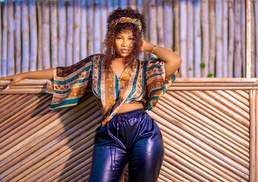 Queenemmy20's tweet image. Who is d whole world celebrating today?

TITANS plz romance my comments section with Tacha and d tag. 100 comments and  200 Retweet.🙏🙏🙏

Me: TACHA
#BigTacha25
#HappyBirthdayTacha