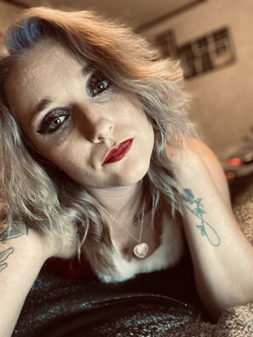 Needing some fun and satisfaction come play with me  first 10 get free week so Come subscribe to me loves<a href="/tag/newprofilepic"class="tags"><span>#newprofilepic</span></a>