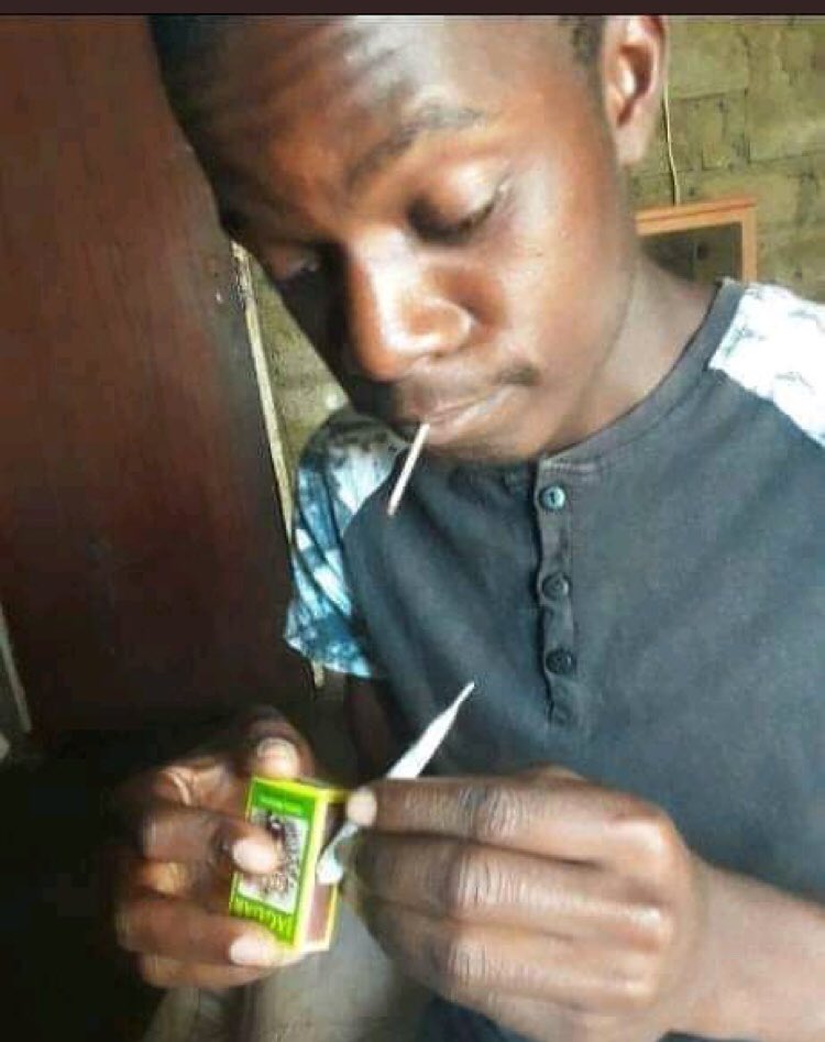 FayaSbu's tweet photo. @Grakgoale @AdvoBarryRoux Yah neh 🤣😂😂 https://t.co/0SZwV7JC7V