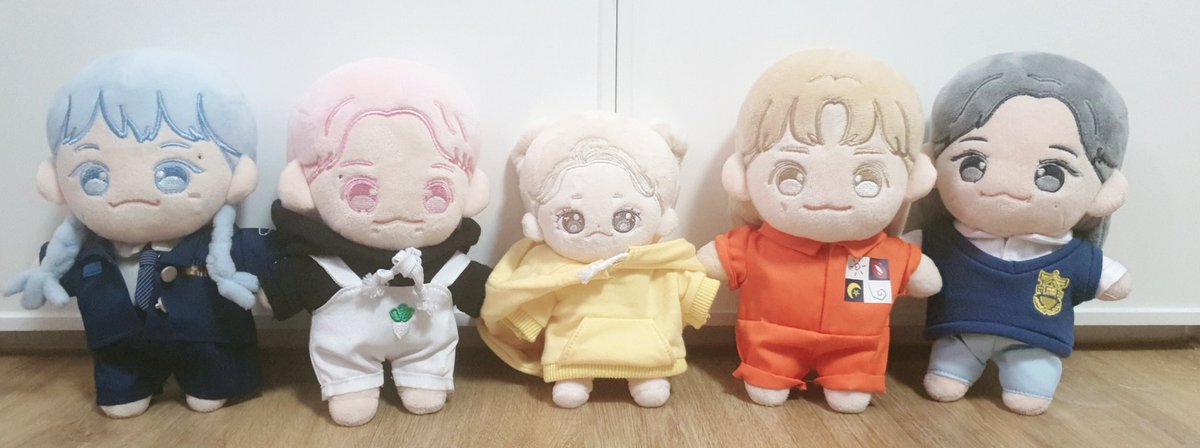 SMWH_140619's tweet photo. @DOREMI_SOLAR
#솔라 #도레미파솔라
아가야 너무 귀엽다😭😭
20cm 언니들 사이에서 존재감 뿜뿜하는 우리 도레미...😍
ㅈ...집에 15cm 옷이 아직 안왔어...미안해 아가...
언니들 옷이라도 입구이써... https://t.co/lFbvI3GTnH