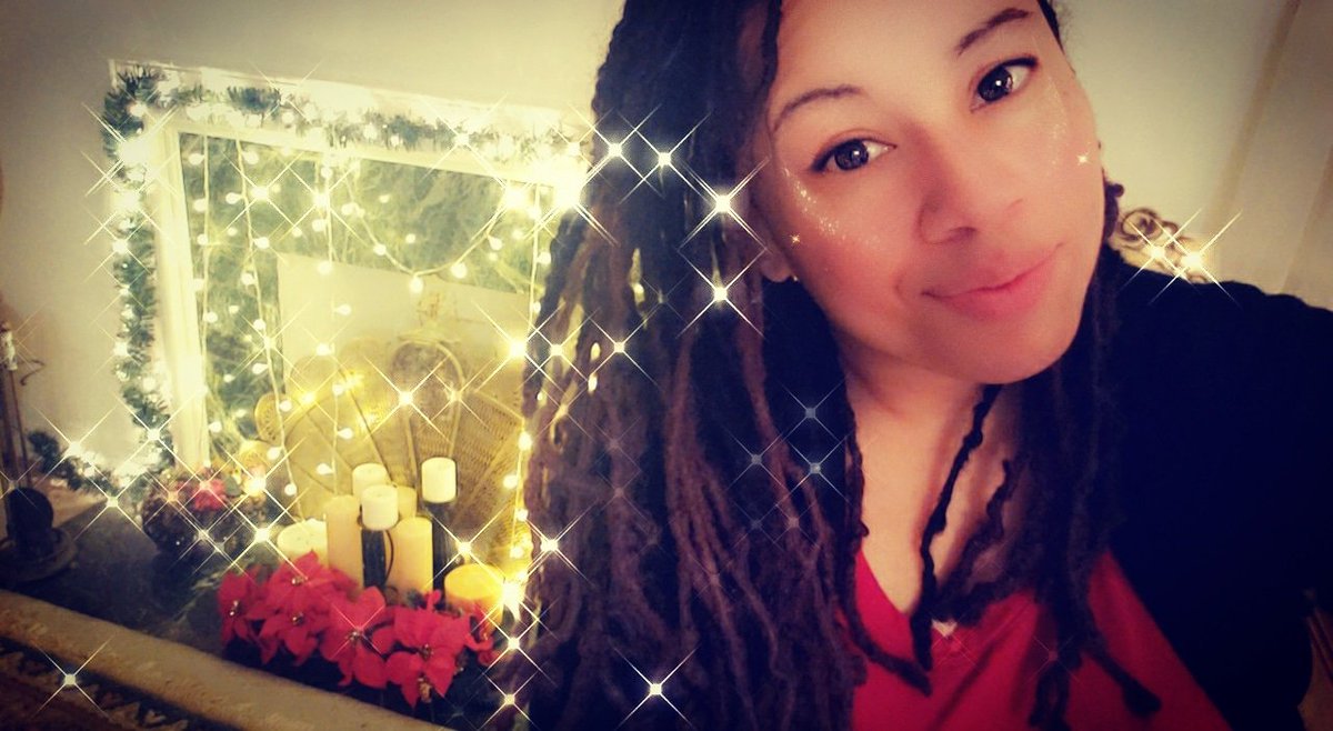 ashknela's tweet photo. Happy winter break! Look what I had time to do because of it. 😬😬😬🎄🎄🎄 #newdecor #12daysofchristmas #day10 #teacherstudentlife #madeitbeforemidnight https://t.co/sabMsuHXvU