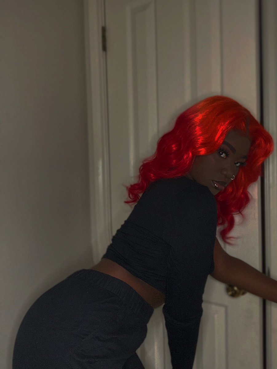 justtutuw0rld's tweet image. Wish you could love on me?