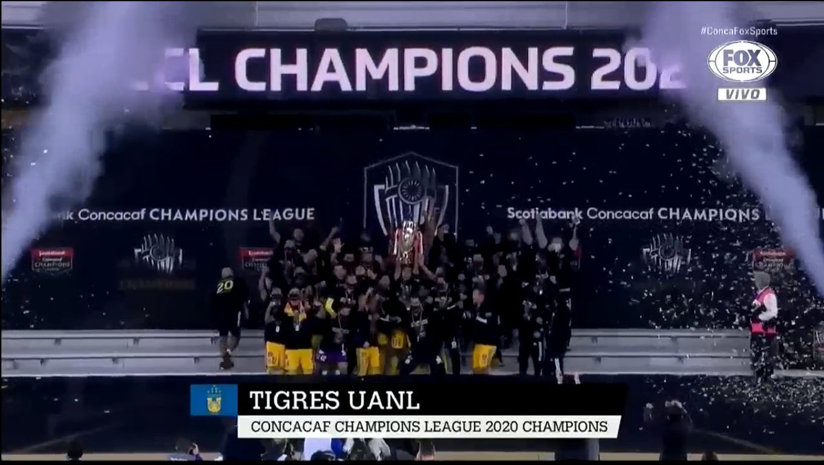 FutebFanatico's tweet photo. E o @TigresOficial levanta a taça da @TheChampions!

📸 @FoxSportsBrasil

#SCCL2020 #ConcaFoxSports https://t.co/i2gNuv9SAG
