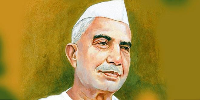 Surendr41559136's tweet photo. चौधरी चरण सिंह जी की जयंती पर उन्हें कोटि-कोटि नमन! 

आज भाजपा के राज में देश के इतिहास में एक ऐसा ‘किसान दिवस’ आया है, जब उत्सव के स्थान पर देश का किसान सड़कों पर संघर्ष करने पर मजबूर है. 

भाजपा किसानों का अपमान करना छोड़े क्योंकि ‘देश का किसान, भारत का है मान’.

#किसान_दिवस https://t.co/g9zeBJCHS6