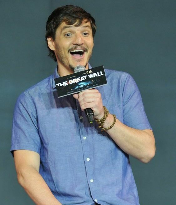 Pedro Pascal as 31 Minutos characters ; a thread 