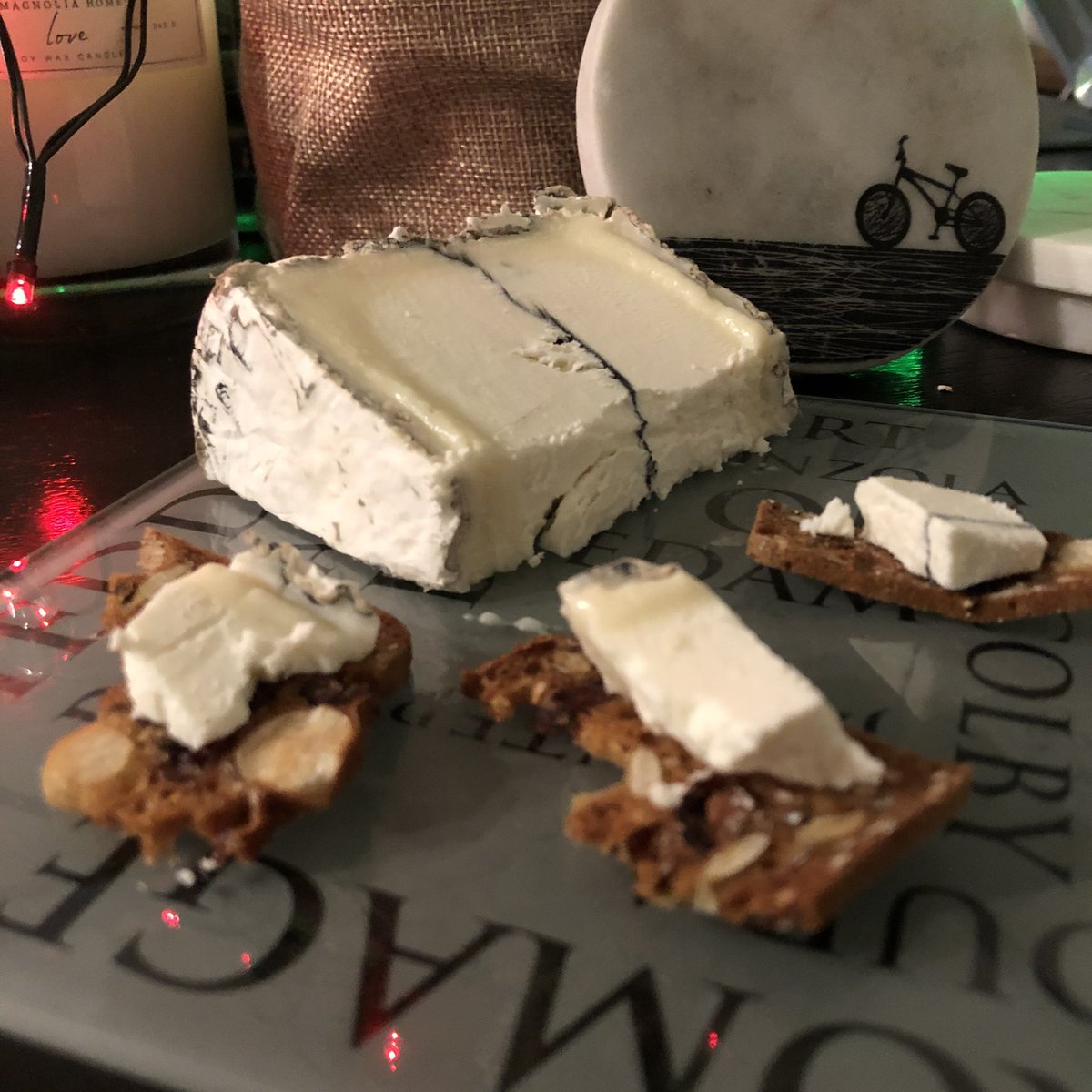 zacdevries's tweet photo. Welcome back to #12DaysOfCheese with de Vries!
For the 11th day of #Cheesemas we have Humboldt Fog!
This cheese features a distinctive ribbon of vegetable ash & has an intense cream line. The creamy goodness is complemented by floral notes!
It is great w/ honey or prosciutto https://t.co/1e6IA0HFFo