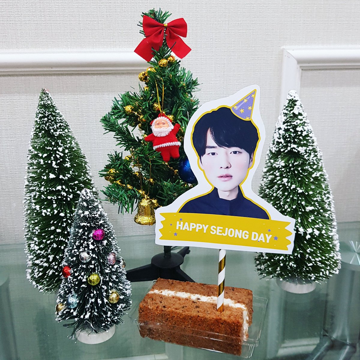SJ921223's tweet photo. https://t.co/sSg4jCkHwJ
🥳해피세종데이🎉
건또건행
#해피세종데이 
#흰_눈보다_예쁜_양세종_탄신일
#Happy_29th_Birthday_Sejong
#YangSeJong #양세종 #HappySejongDay https://t.co/0Gy5mClvuq