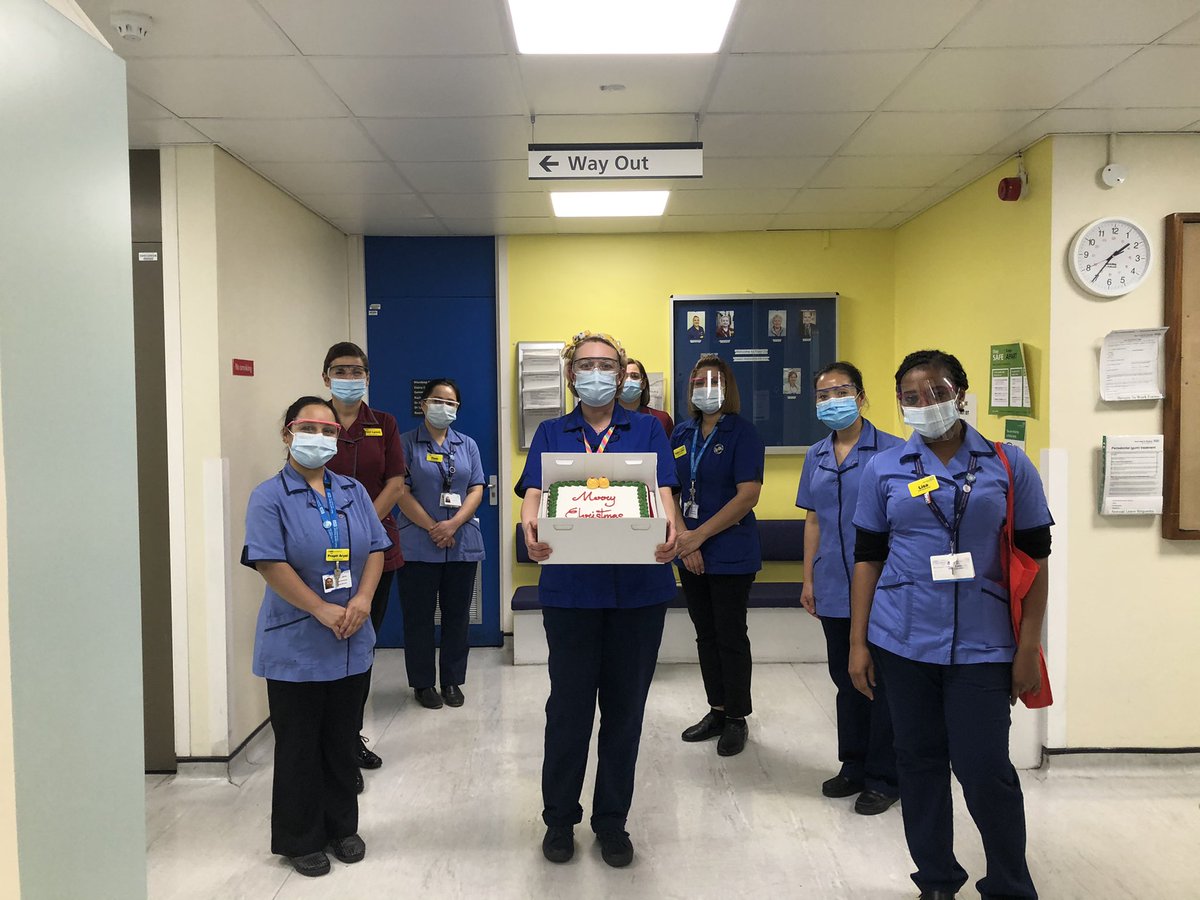 Antonialynch's tweet image. 3 days in the life of @GSTTnhs time to thank &amp;amp; celebrate our amazing staff with #cake - it’s not too late for the flu jab &amp;amp; open the 2nd COVID vaccination pod #IncredibleWork #ProtectingEachOther