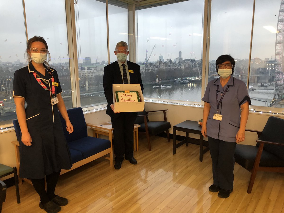 Antonialynch's tweet image. 3 days in the life of @GSTTnhs time to thank &amp;amp; celebrate our amazing staff with #cake - it’s not too late for the flu jab &amp;amp; open the 2nd COVID vaccination pod #IncredibleWork #ProtectingEachOther