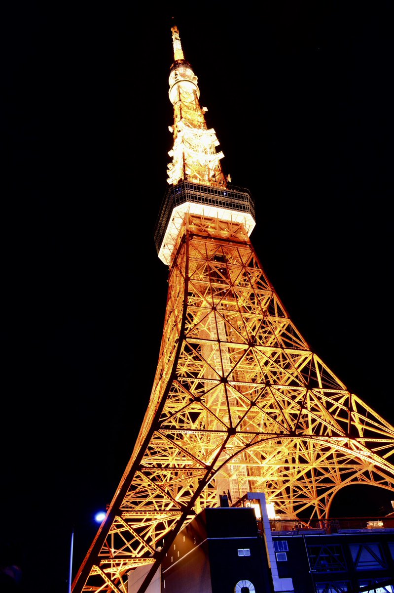 おしゃれに旅する コンサイス 東京タワーお誕生日おめでとう記念で 以前に撮影をした東京タワーを 今年で62歳になる東京タワー これからも末長くよろしくお願い致します 東京タワー 東京タワー完成の日 企業公式冬の