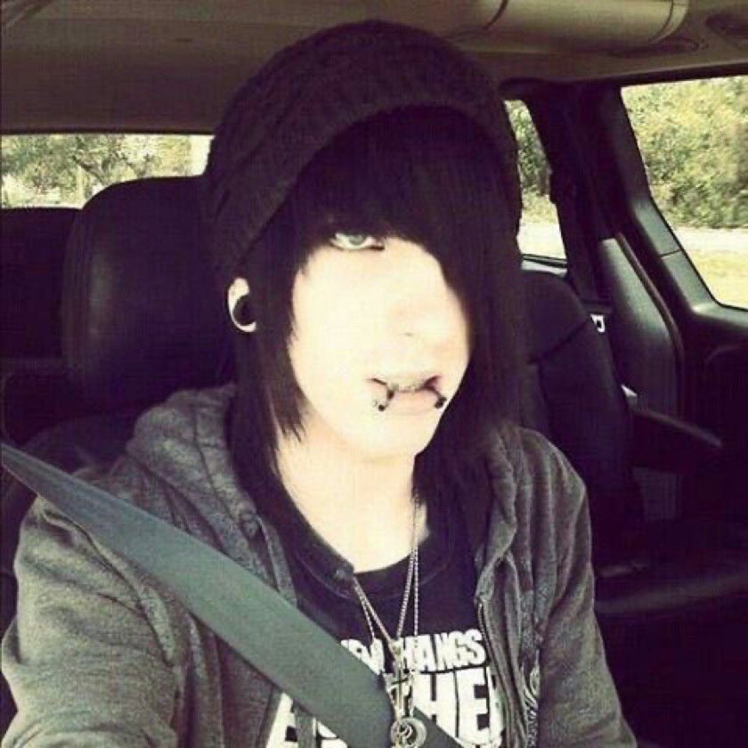 Larkn__'s tweet photo. Well boys ngl I’m kinda down I’m the dumps rn. Please send all of the gamer energy y’all have to me. I need it. #gamerstogether #gamertherapy #gamernation https://t.co/pzT18nVcaj
