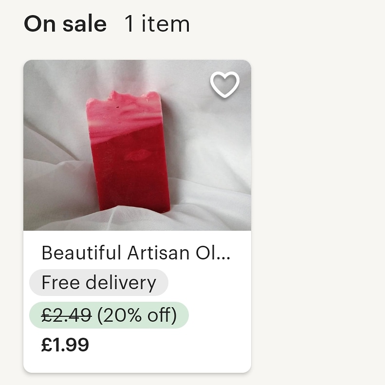 Derose_UK's tweet photo. #UKGiftAM #UKGiftHour #selfcare #christmas #distancegifting #pamper #selfcare #etsy #ethical #biodegradable #bathtime #treatsomeoneelse #treatyourself #spabox #soapset #lavendercandle #cocoabutterlotionbar #handmade #sendinglove #waxmelts #christmas https://t.co/HPKcuItCh1