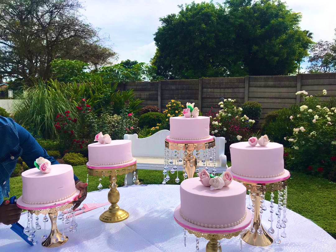 RBakerybox's tweet image. We’ve been busy! It’s festive season and that means it’s wedding season. Most arguably our favorite time of the year! 

We get to witness memorable moments. It’s more than just cake 🎂