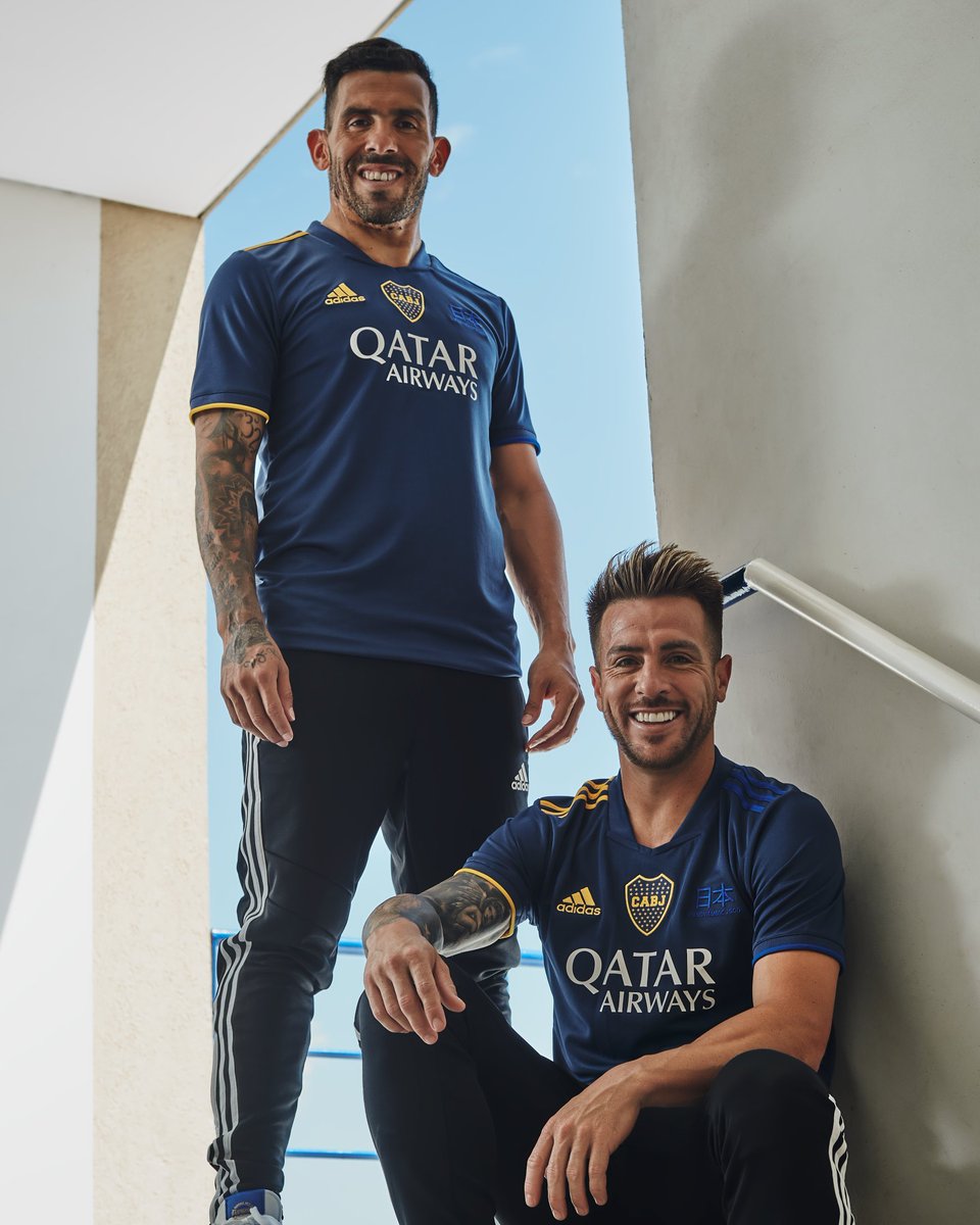 cristianarceok's tweet photo. Hermosa la 4ta nueva camiseta Adidas de Boca Juniors en homenaje a esa inolvidable gran final ganada al Real Madrid en Tokio (Japón) hace 20 años en la #Intercontinental2000 #Palermo #Riquelme #EstoEsBoca #AguanteBoca💙💛💙��⚽⚽🏆 https://t.co/4za8yYXbJZ