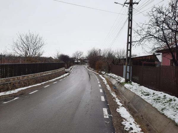 eDezvoltare's tweet image. Străzile din comuna Vârteșcoiu (județul #Vrancea) au fost modernizate prin #PNDL, coordonat de #MLPDA. Proiectul, în valoare totală de 3.152.216,27 lei, a fost recepționat ieri, de către autoritățile publice locale, ca urmare a finalizării lucrărilor.