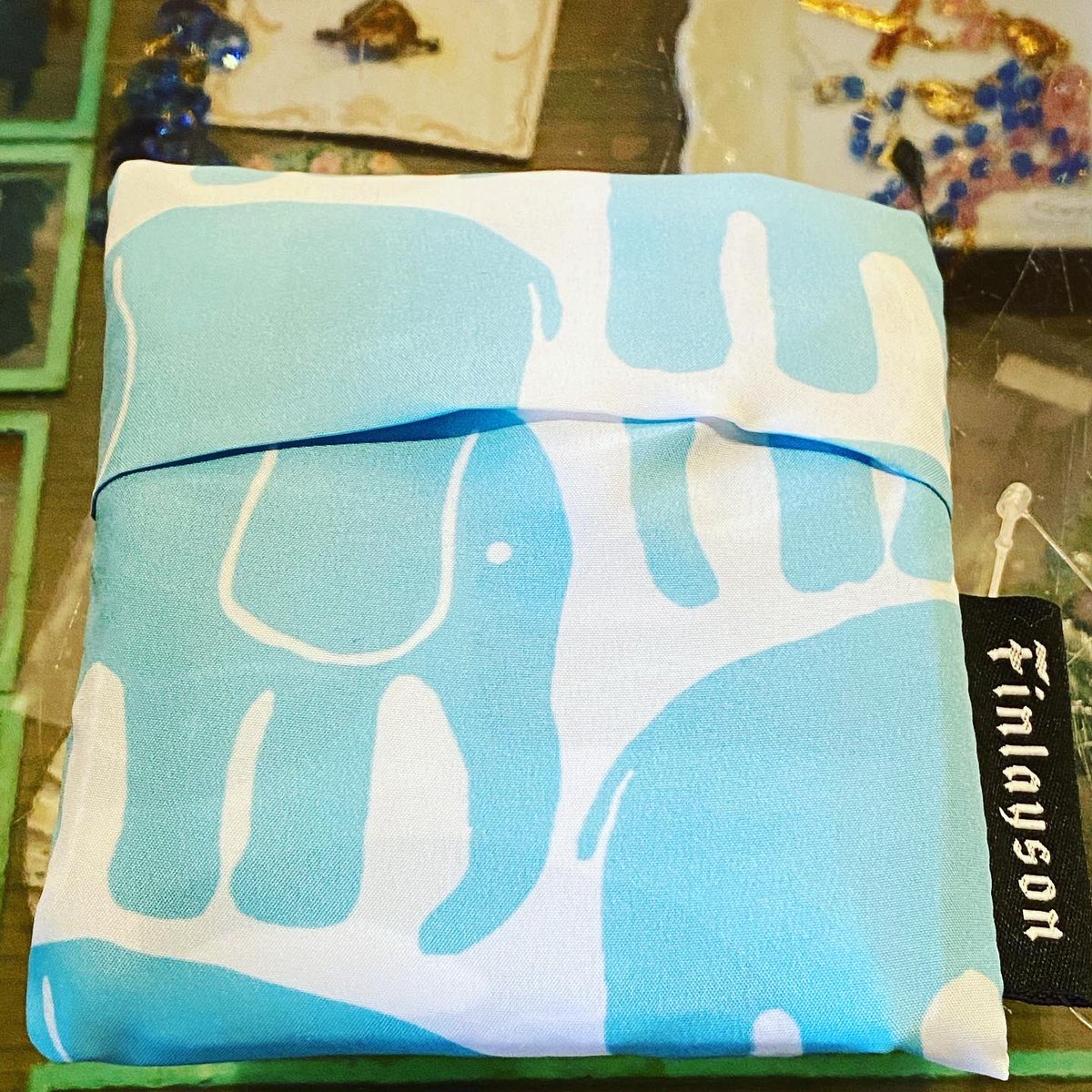 CafeuminekoLive's tweet photo. フィンレイソンのショッピングバッグ３種類あります🍎🐘🕊各1320円です⭐️

＊サイズ：約400×635×200mm（収納時約120×120×20mm）

#門司港　#門司港レトロ  #カフェウミネコ #cafeumineko #放浪記 #門司港雑貨　#北欧雑貨　#finlayson #finland #muutto #omppu #elefantti https://t.co/al6jkx0fQP