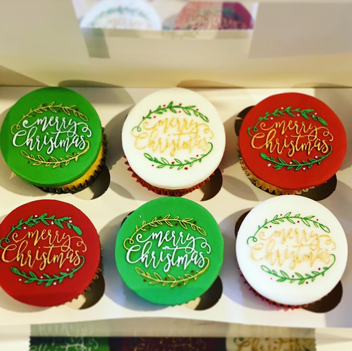 cakes_way's tweet photo. Our last order of 2020! 🎉 60 Christmas Cupcakes for a local assisted living facility 🎄🎅🏼 #HandPainted #Homemade #ChristmasCupcakes #Christmas #MerryChristmas https://t.co/SeizRPBFWE