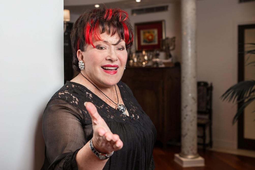 Mediactual_'s tweet photo. 🎶 FLASH - Israeli singer Rika Zaraï passed away last night at the age of 82. She is known in particular for her song "Alors je chante", released in 1969, or "Casatschok". (embassy / 📸 BelgaImage) #RikaZarai #Zarai https://t.co/WgZJUy94T0