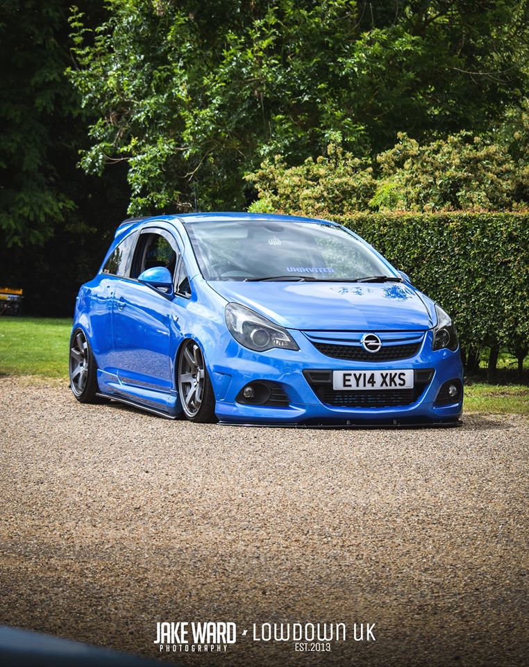 1AVWheels's tweet photo. ZX6 in Gunmetal 
Available in 8.5 x 18" 
Satin bronze &amp; Gloss Black also available
(Most 5 stud fitments)
📸: Jake Ward Photography 
🚗: Tag 
#1av #1avwheels #cars #carwheels #carphotography #carshow #wheelphotography #carmeet #photography #uk #eu #usa #worldwide https://t.co/8chZrtivz1