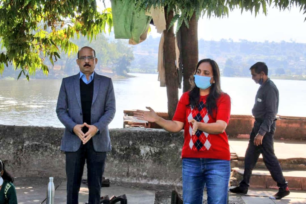 TweetsVasudha's tweet photo. During these dark times of a #pandemic, it is even harder for us to seek #motivation and maintain #Positivity. Along with @Pankajonmission, we organised a much needed #youth meet-up in Mandu to discuss about some important topics, as these youth are India's next generation! https://t.co/CxAMzP8vz1
