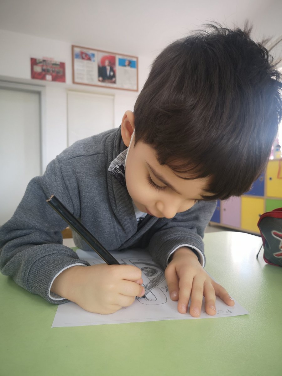 DURUCEYDA's tweet photo. Anasınıfı öğrencilerimiz Sol Anahtarı ile tanıştı. 🎼
@hakangediktas @KalyunSimay @Gulumser_Gedik @ilkerbdeveci @SemaYapc4 https://t.co/pBOM3r7IFy