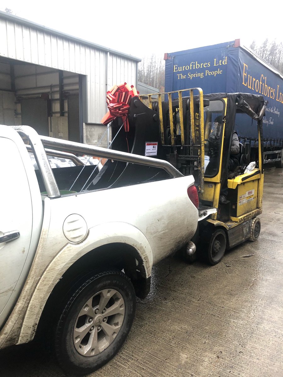 HillEngineering's tweet photo. That's a Wrap!!
Last bucket of 2020 being collected by one of Santa's helpers.
We will reopen 04/01/2021
Until then we hope you all have a happy and safe Christmas and New Year
#SimplySafe #madeinni https://t.co/5zdMzvPFm2