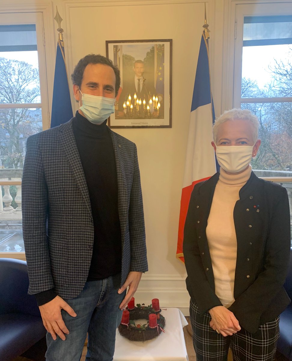 🇫🇷 J'ai eu l'honneur d'être #décoré par la #Ministre Chargée de l' #Insertion, Brigitte Klinkert depuis son Ministère. Fier de représenter l'entrepreneuriat #Alsacien (bientôt, grâce à elle: la collectivité #européenne d'Alsace 🇪🇺).
