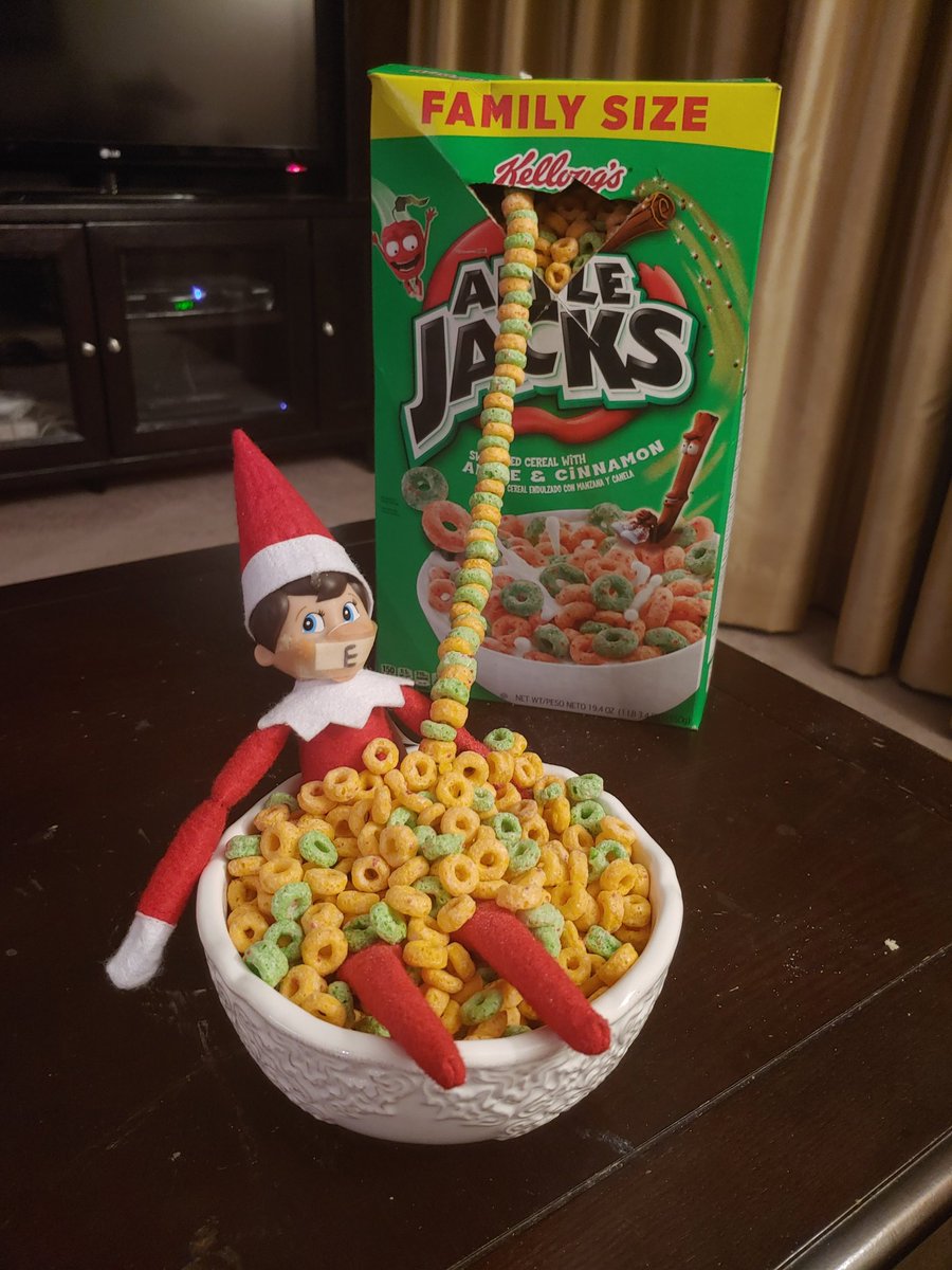 PhilAngaroneJr's tweet photo. @KelloggsUS Elliott the elf wanted a continuous bowl of apple Jack's https://t.co/KHugSwnjRN