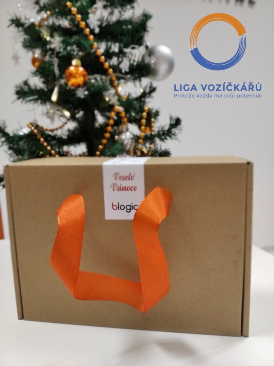 BlogicCZ's tweet image. Vážíme našich věrných klientů, kteří jsou tu s námi!  Letošními dárky jsme však chtěli udělat radost více lidem a proto jsme díky společnosti Darodějky mohli přispět z každého darovaného balíčku 3 % z částky na provoz Ligy vozíčkářů, která letos slaví již 30 let svojí existence.