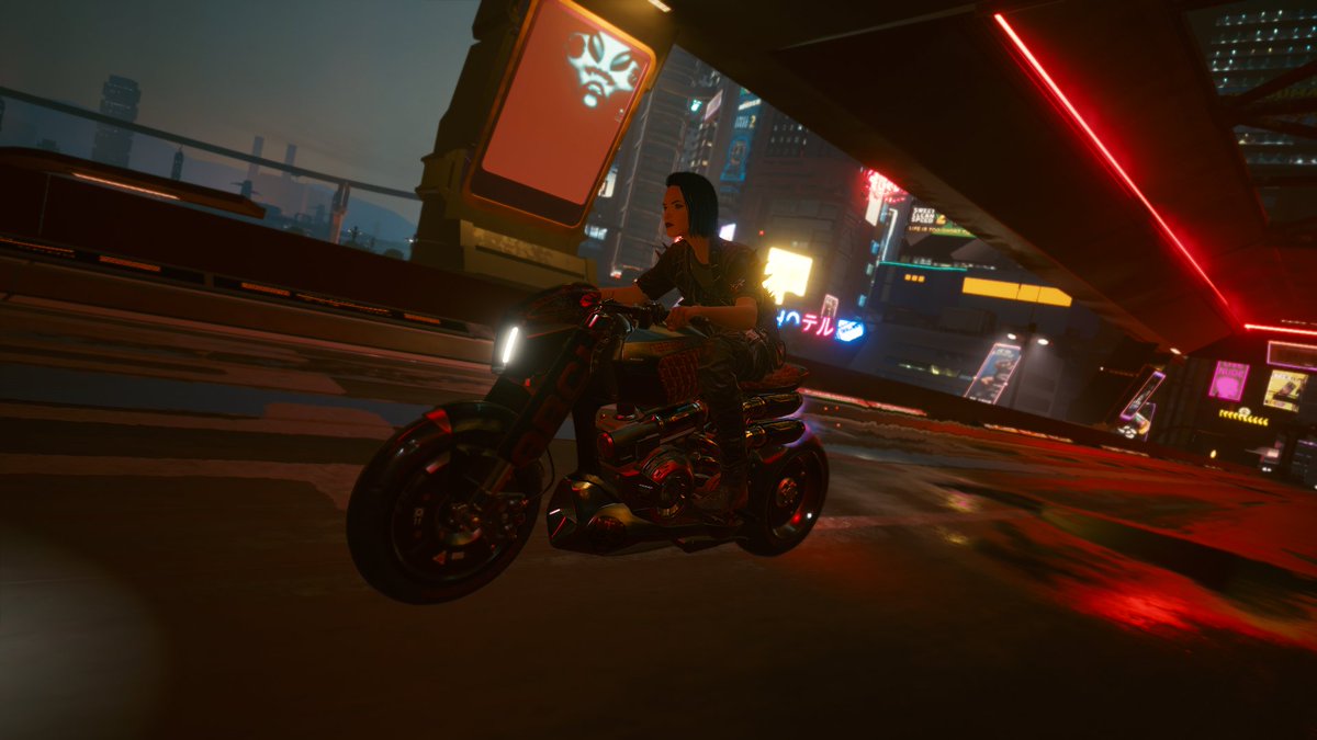 Phixyn's tweet photo. Started my second playthrough and been using photo mode way more often. Can't get over how amazing the game looks even on low settings #Cyberpunk2077 https://t.co/2PGWXQCszj