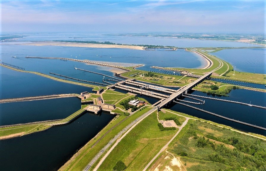 fieggentrio's tweet photo. Philipsdam https://t.co/MoQMtrUGfs

Met de bouw van de Philipsdam werden de wateren #Krammer en #Volkerak direct afgesloten van de #Oosterschelde.
De Philipsdam loopt van de #Grevelingendam naar #SintPhilipsland en is bewegwijzerd als #N257.

#Philipsdam #deltawerken #Deltaworks https://t.co/USuKuI5Vqa