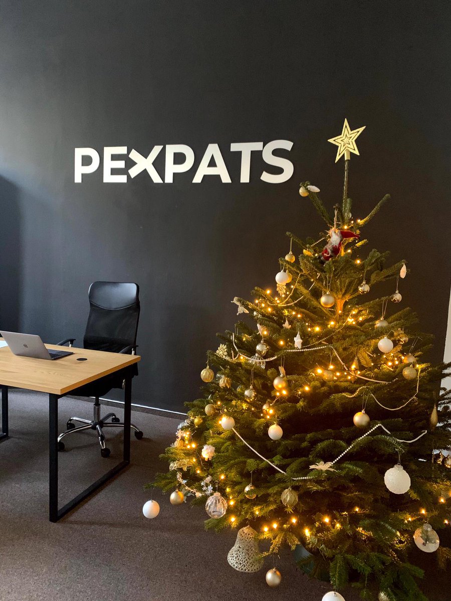 PraguExpats's tweet photo. Merry Christmas and Happy New Year!🎄🎄🎄 https://t.co/o6s3LSwUnr