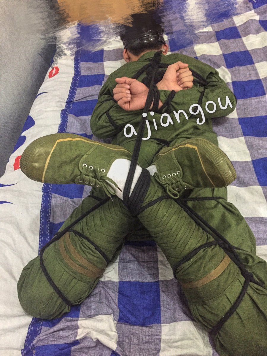 ajiangou's tweet photo. 有啥想法吗？
动弹不得，戴着锁被震
想尝试吊捆的感觉 https://t.co/VgE3zwEGqU