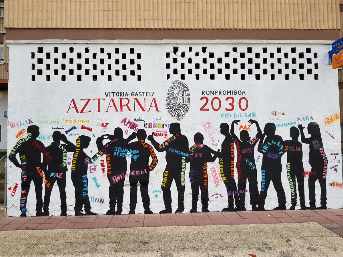 ¡El mural de #Aztarna2030 ya luce totalmente acabado! Mucho amor y compromiso ❤️plasmados en esta pared de Senda Valentín de Foronda, tras un proceso de talleres sobre gestos cotidianos y #ODS para mejorar #VitoriaGasteiz. 
¡Y esto acaba de empezar!
👉aztarna2030.org