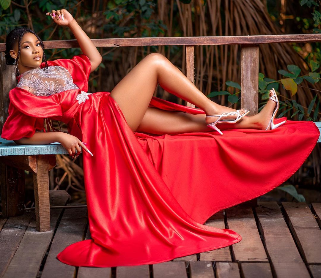 PulseNigeria247's tweet photo. A generous queen 👑, still serving looks on her birthday @Symply_Tacha ❤️🙌🏾

#HappyBirthdayTacha #Tachabig25 #Happy25th https://t.co/QeqnZSURxV