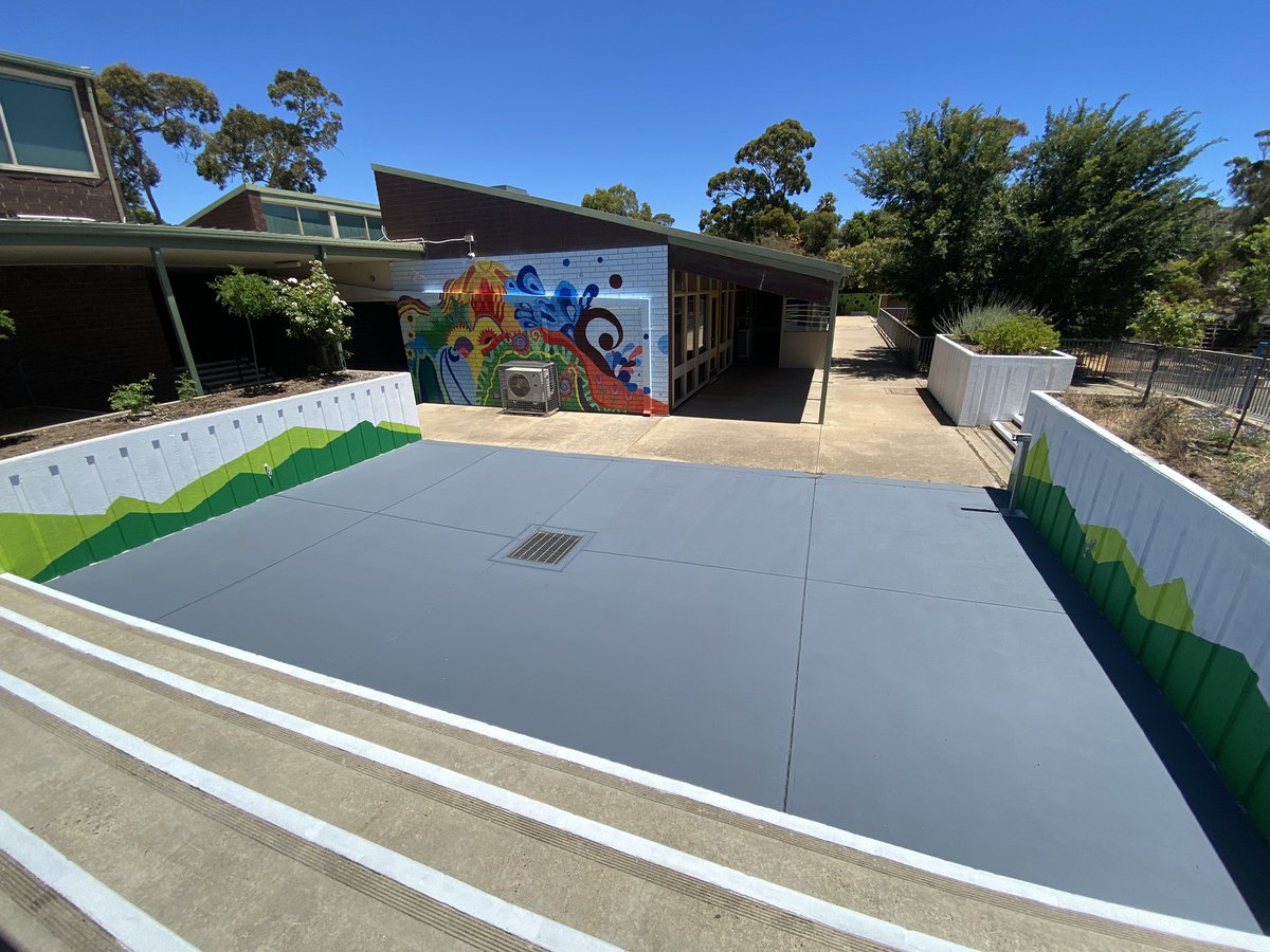 ProjReimaginate's tweet image. Last transformation for 2020 was an ugly, neglected courtyard at the centre of our school. Slowly becoming a space we can be proud to connect in. 

This mural came c/- a talented staff member, pastoral care worker, Pauline. 

#ProjReimaginate