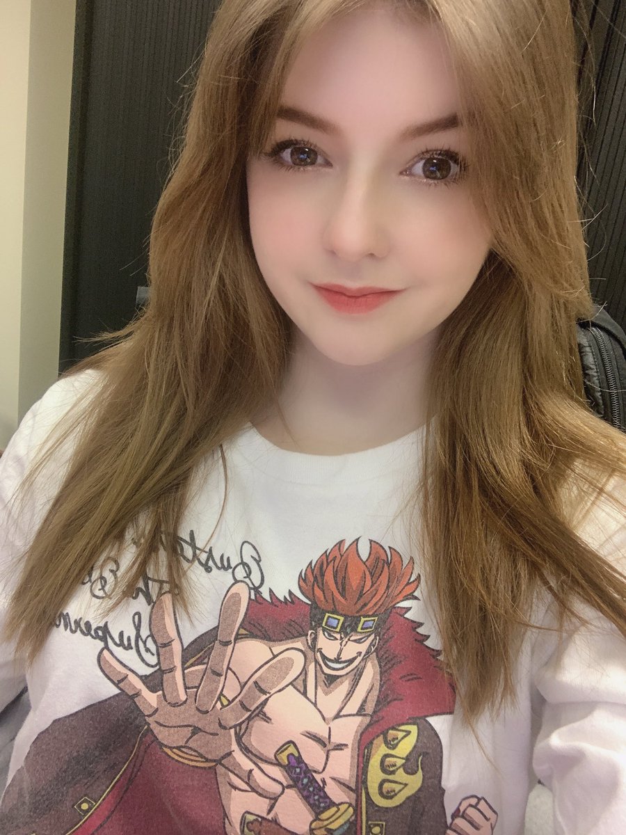 I really love that Eustass Kid sweatshirt 💕