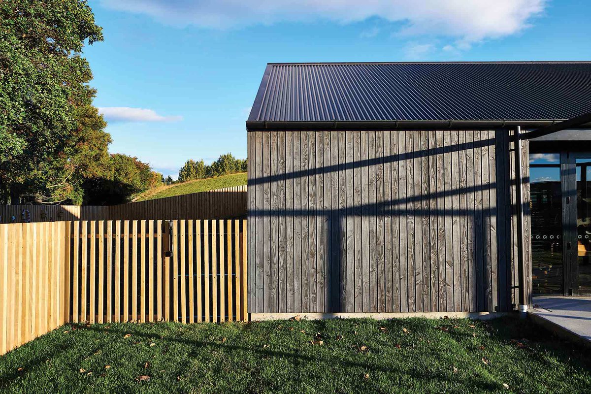 #Abodo_Projects With traditional barn references and a strong focus on sustainability, this kindergarten features Abodo’s Vulcan Cladding and Vulcan Decking.

Design: Mod Architecture
Build: Advanced Housing Systems
Photo: Wayne Tait Photography

bit.ly/38xdM6D