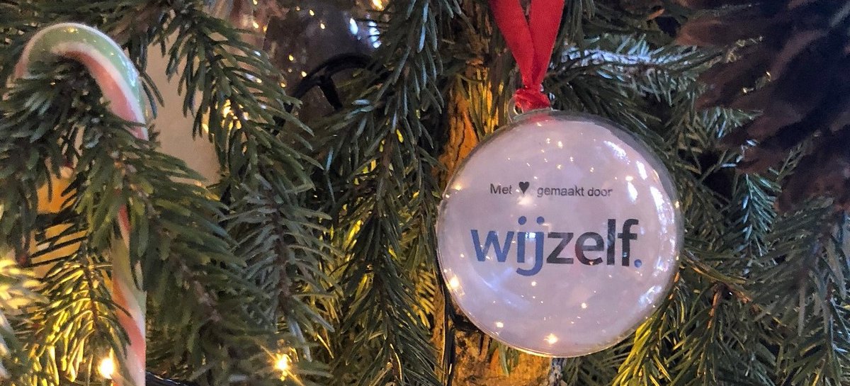 2020: we letten op elkaar, zetten fysiek een stap naar achteren en maakten meer  oogcontact. We werkten vanuit huis om de wereld mooier of in elk geval leefbaar te maken. WeHelpen en Wijzelf bundelden hun krachten: ‘Samen meer voor elkaar’. Met effect! wijzelf.nl/blog/2020/12/2…