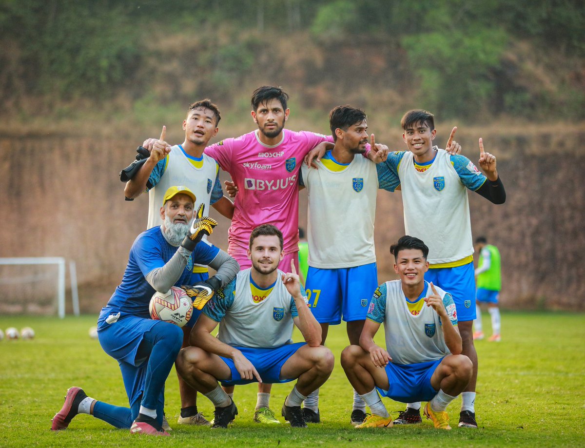 KeralaBlasters's tweet photo. The only way is 🆙☝️

@Ruatthara39 @jordanmurray28 #YennumYellow https://t.co/GAscwTu0je