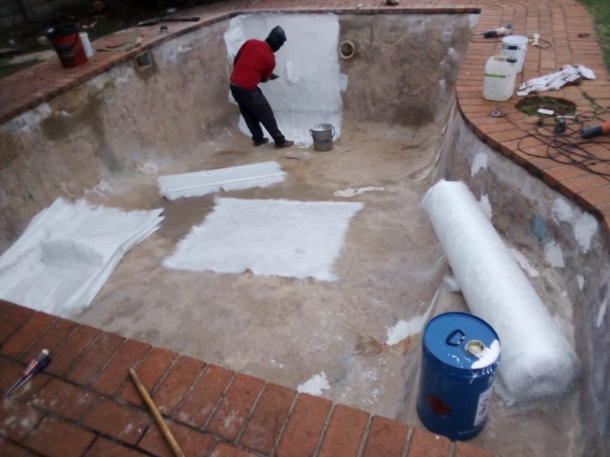 Delizaa1's tweet photo. My brother lost his job due to the pandemic, and has therefore decided to register his own pool business. He does weekly &amp; monthly maintenance services, pool decorations &amp; much more.

Please contact him on 0839442224
#cyrilramaphosa #BrandonBernard #challenge57 https://t.co/mnDGedrdJU