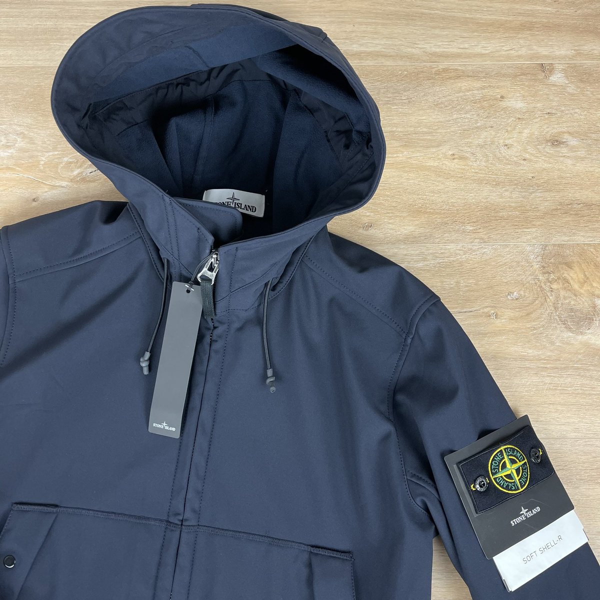 LABELMENSWEAR's tweet photo. If Harry Kane scores first in the Spurs game tonight, we’ll giveaway this Stone Island jacket in a size of your choice! 😍

To enter: 
1️⃣ Retweet this tweet
2️⃣ Follow @LabelMenswear https://t.co/jIMxeWoa48