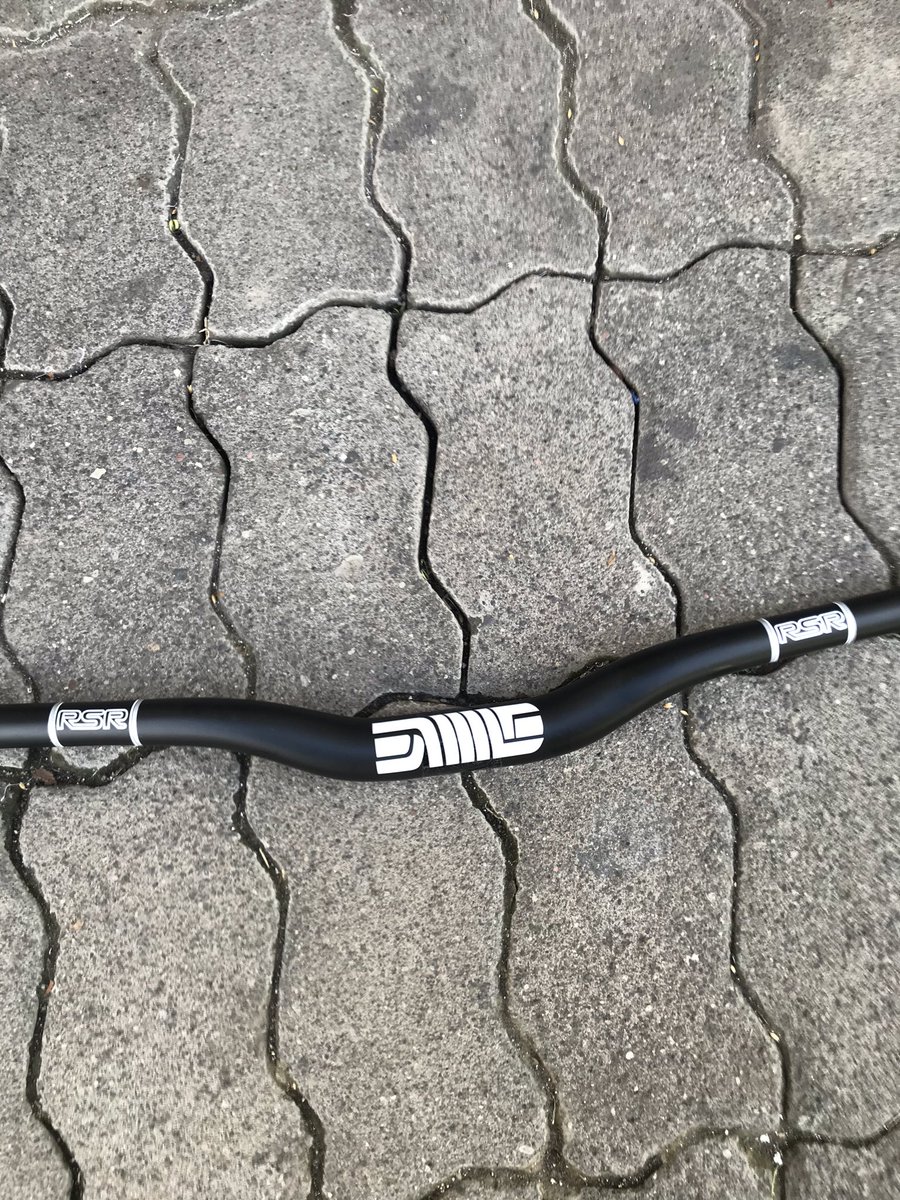 putuwir34575332's tweet photo. Risebar enve acm full carbon 
720mm
Harga : 450rb 
Tokped,shopee 
Lokasi bali untuk yang mau cod
#fnfjb https://t.co/CpUKPFeK9z