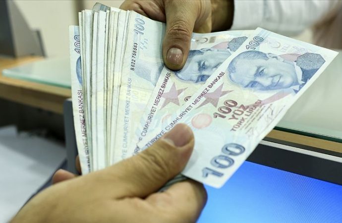 abdullahciftcib's tweet photo. Haber: Terzibank! Bir terzi İzmir'de incir ihracatından "yüksek kar" vaad ederek topladığı 20 milyon lirayla ortadan kayboldu.

Anlamı: "Açgözlü"lerin çok olduğu bir toplumda "hırsızlar" cirit atar. https://t.co/WS739sywLI