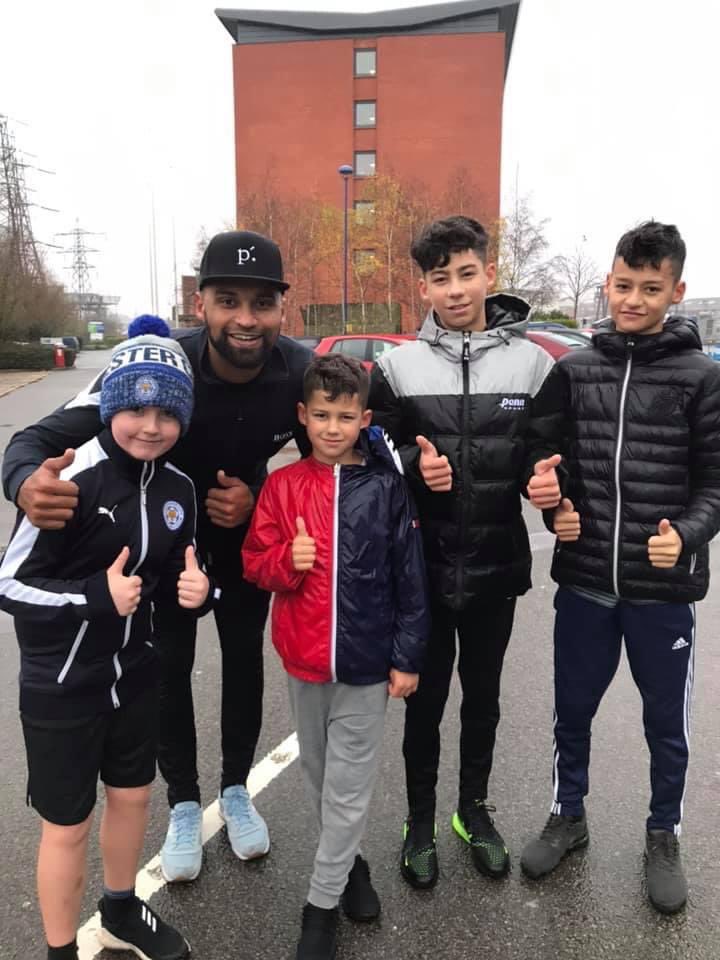 2 years ago today.

<a href="/_mattpiper/">Pipes🦉</a> and his boys joined me on my 45th mile for Vichai 😊🦊