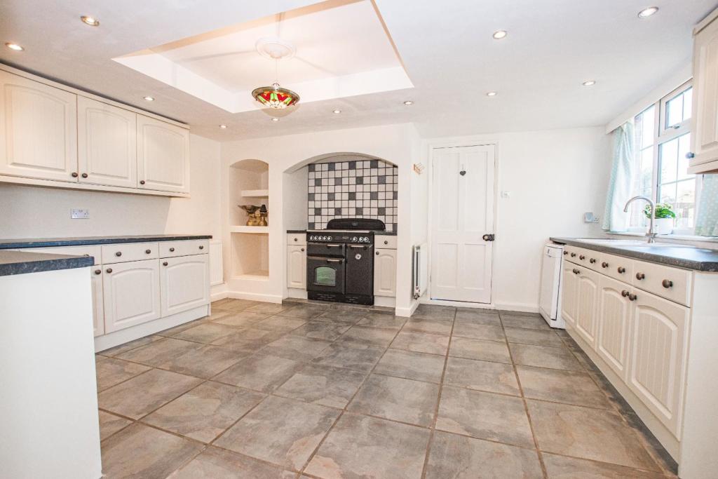 danielbrewerEA's tweet photo. 3 Bedroom Semi-Detached House For Sale
Little Dunmow, Dunmow, Essex
Price £450,000
https://t.co/tHHXnckI7V https://t.co/kYbQFsFxAj