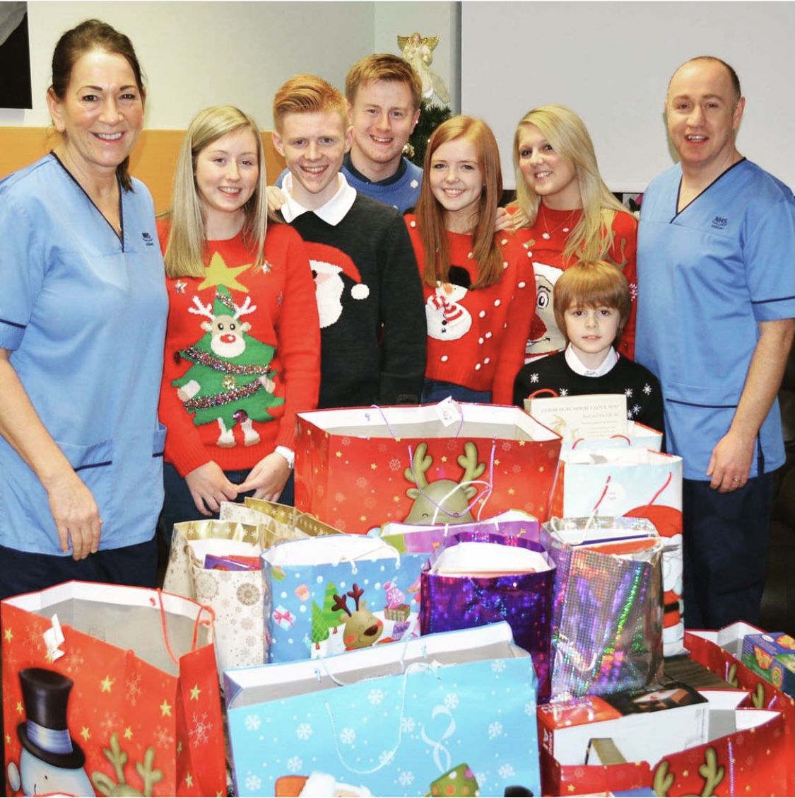 JubileeHospital's tweet photo. Anna Hemphill and her family raise money every year to buy presents for heart patients in our hospital over #Christmas. Seeing the care her mum got has also inspired her to be a nurse. She is such a remarkable young woman. 
#thankyou Anna ❤️🎁
Full story: https://t.co/7ue9Kc8W3j https://t.co/V70icb2jDM