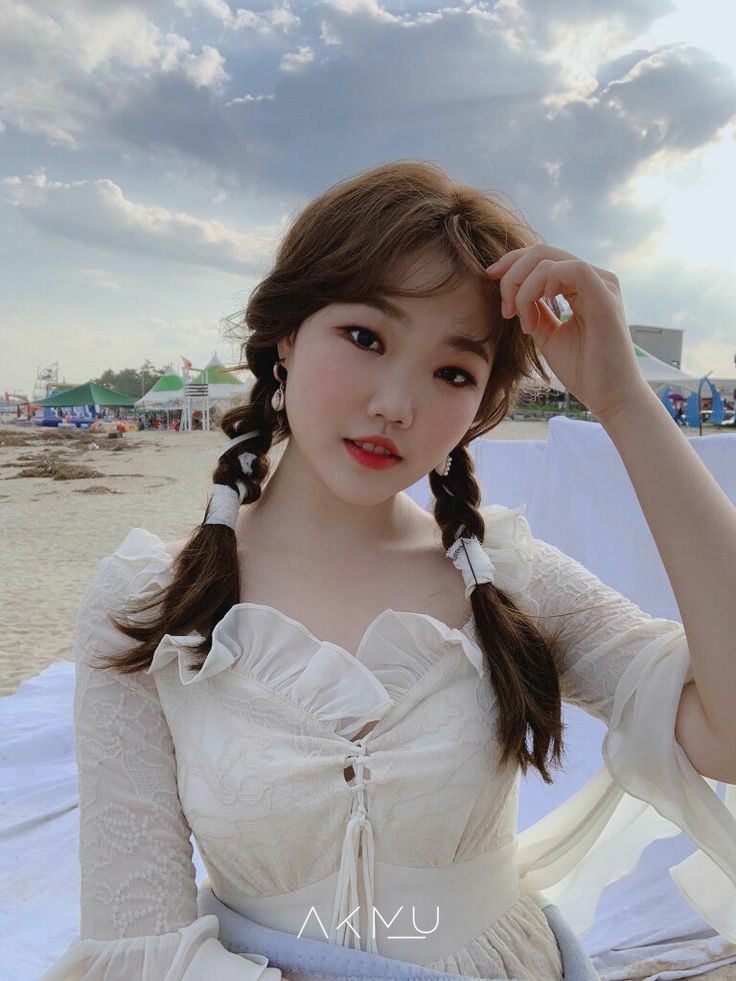 wretnow's tweet photo. because my bio is full of boys, gonna post this about my favorite girls :

Lee Suhyun                              Lee Hayi https://t.co/Y5JW5h0r7N