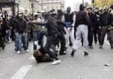 AdeSouzy's tweet photo. À gauche, la Crimée transformée en Enfer par #Poutine.
À droite, Paris transformée en Paradis par #Macron... https://t.co/CcAJHh9SwM