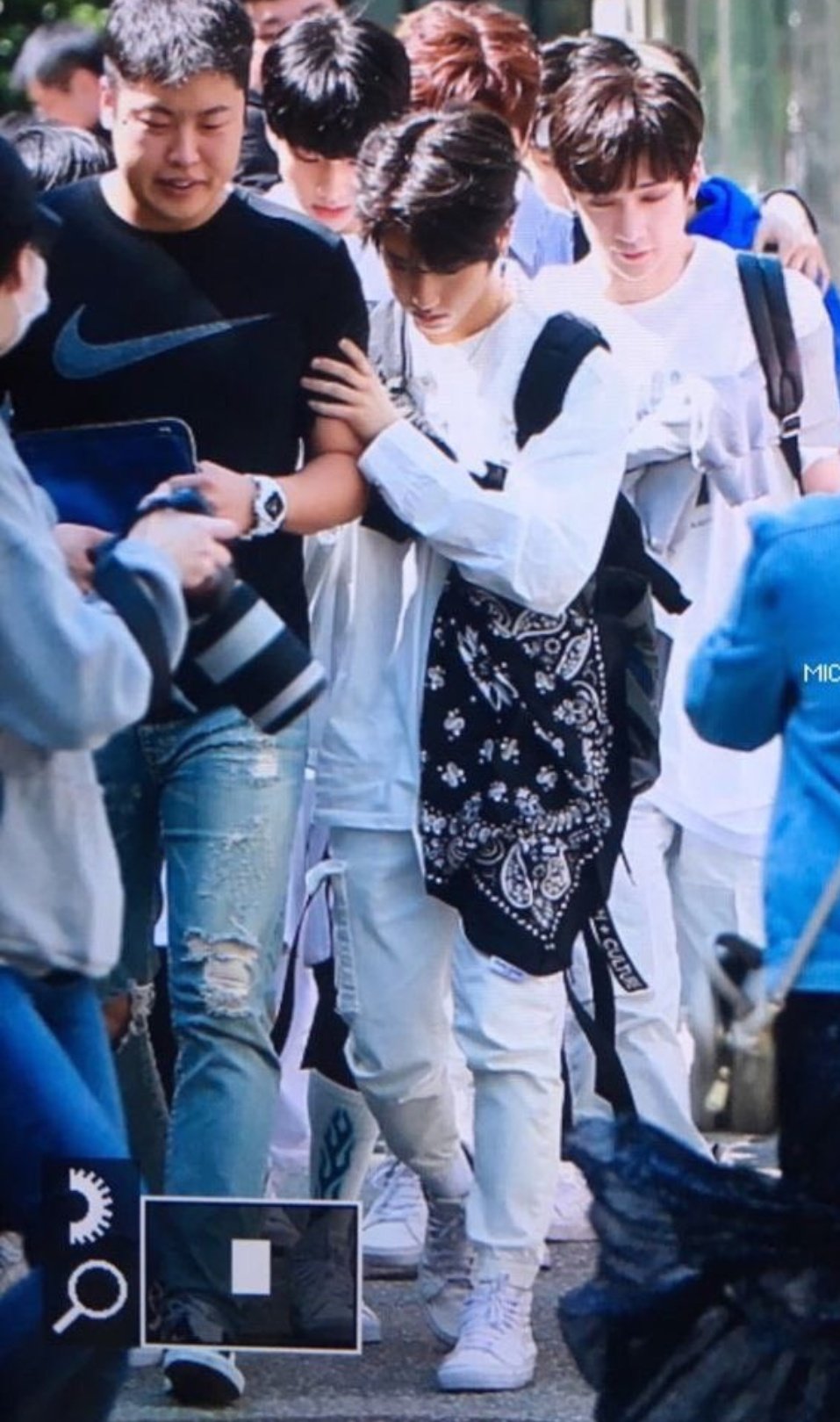 Ash Stray Kids And Their Managers Sharing The Most Precious Relationship A Very Endearing Thread T Co Fm4bvatpwx Twitter